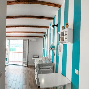 Couette-café Dafni E Naide, Cefalù
